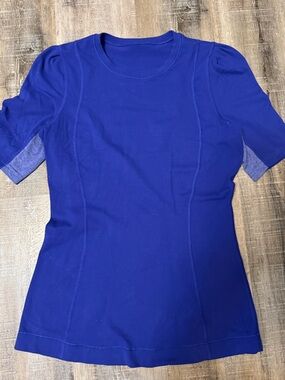 Lululemon Run Top Short Sleeve Blue Mesh Panels Stash Pocket Size 8